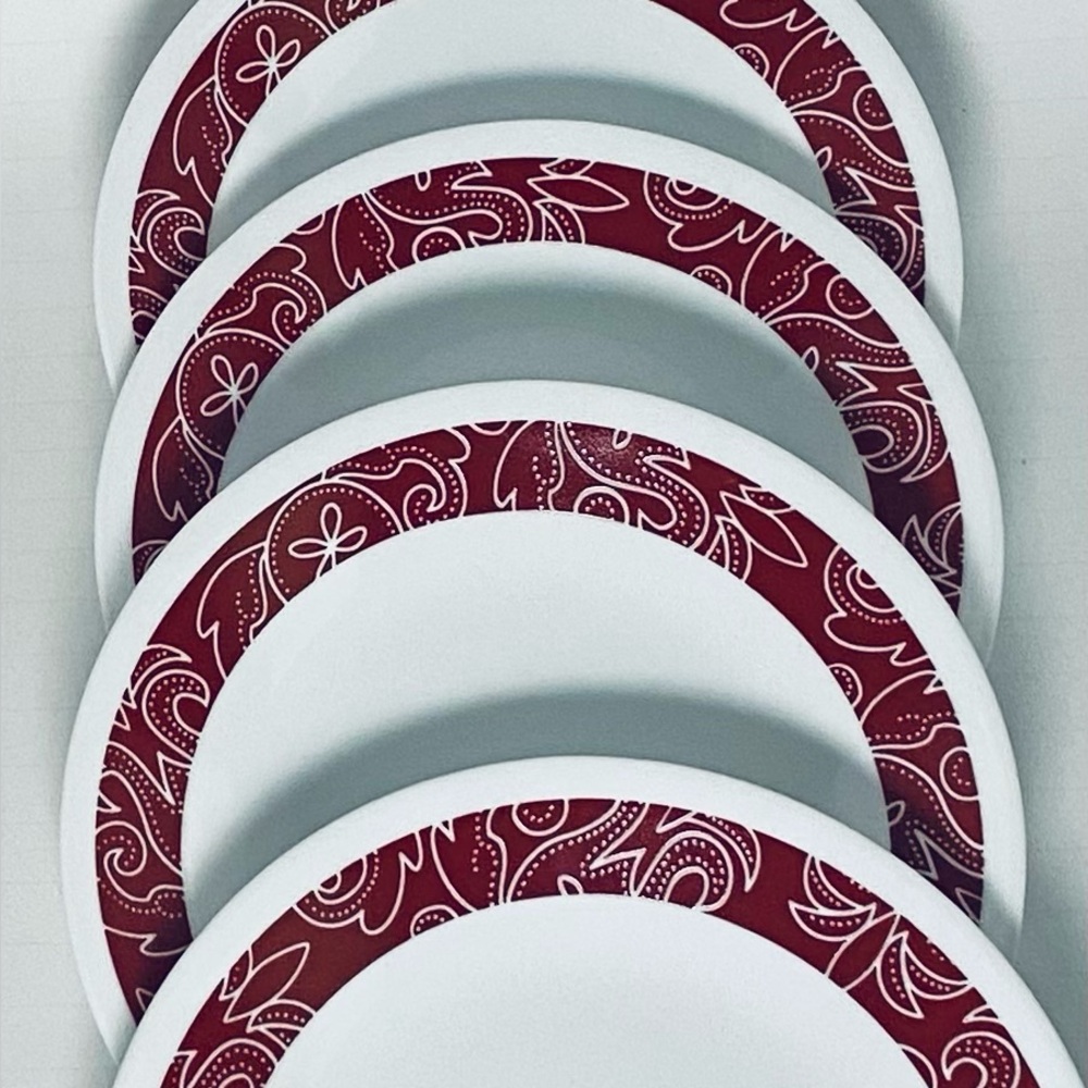 4 - Dessert Plates Bandhani by Corelle
Red and White - 6 3/4” wide